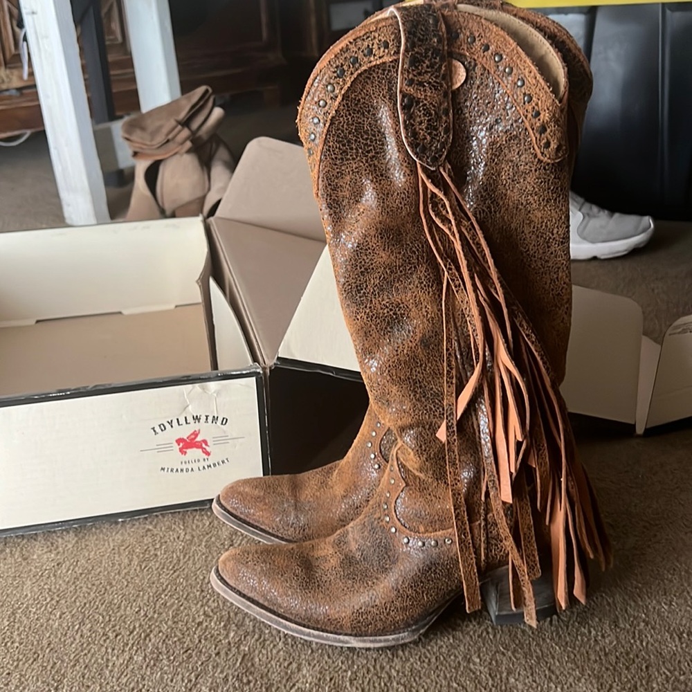 Idyllwind fringe boots